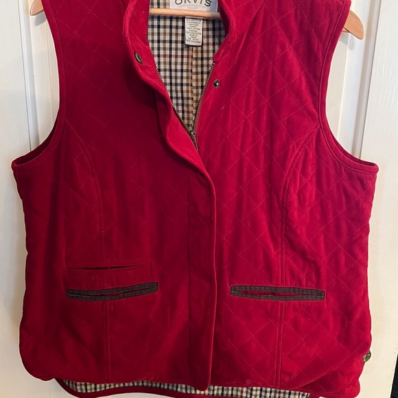 Orvis Tops - Orvis quilted vest in red corduroy, size L